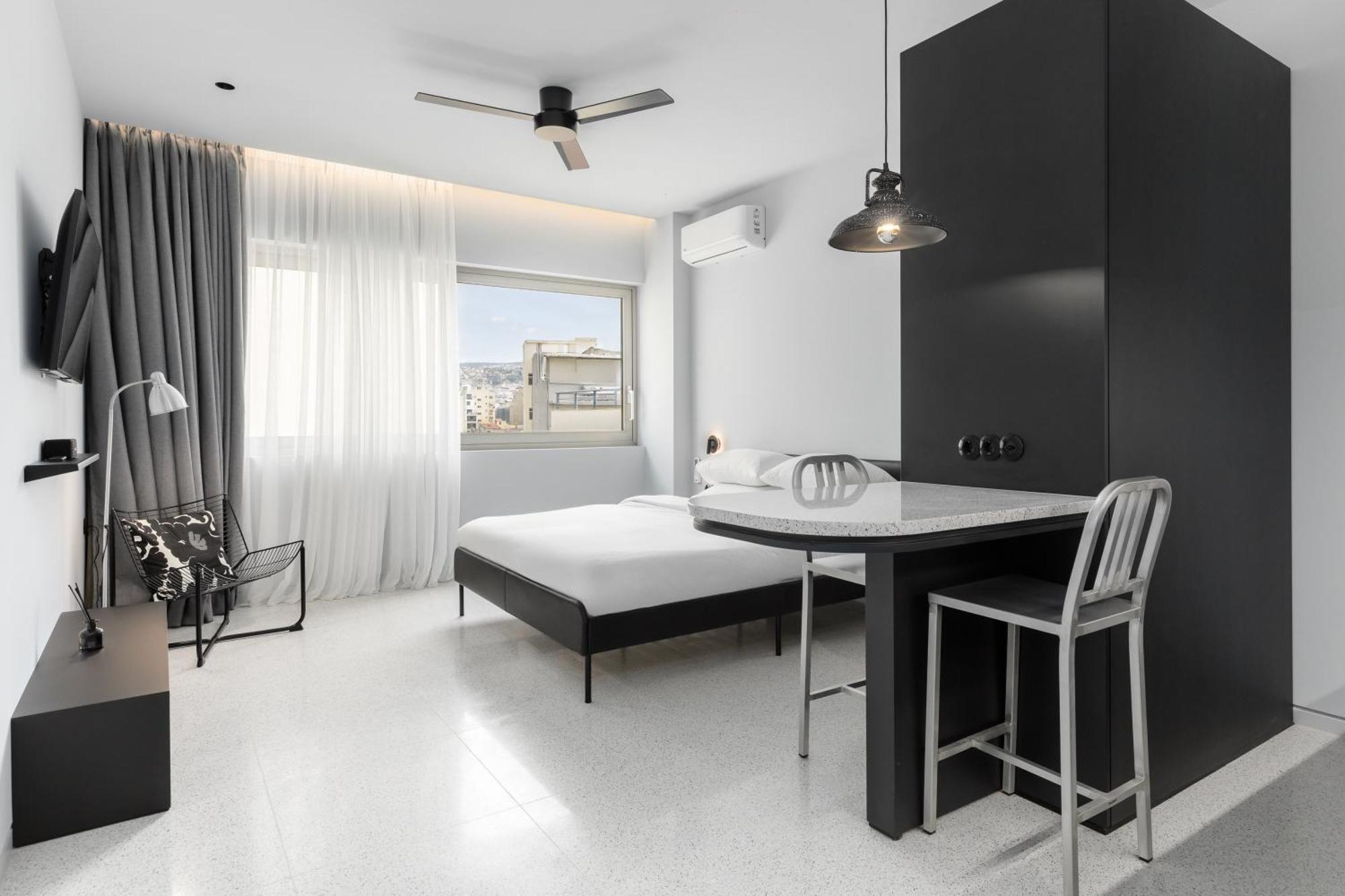 Nero Luxury Suites By Zennova テッサロニキ エクステリア 写真